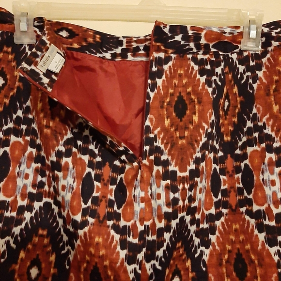 Van Heuson Aztec/Abstract Skirt - Picture 2 of 4